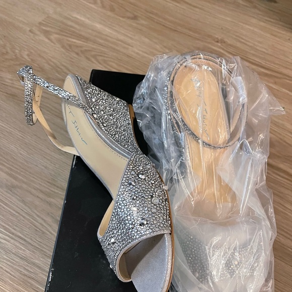 Betsy Johnson SB-ELORA SILVER shoes - Picture 2 of 5